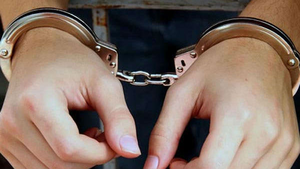 ఆంటీ అంటూనే ఫుడ్ బాల్ ఆడేశారు