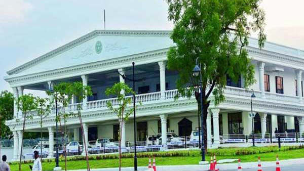 newly elected bjp corporators staged protest at pragathi bhavan in hyderabad newly elected bjp corporators staged protest at pragathi bhavan in hyderabad