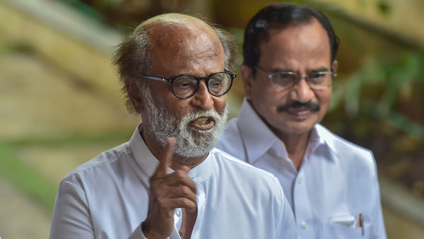 ఇంటి వద్ద అభిమానుల నిరసన...