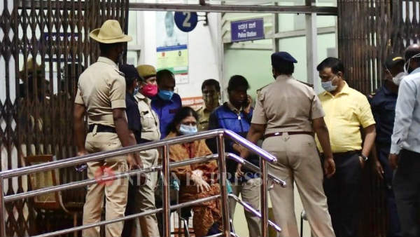 జైలు నుంచి బౌరింగ్ వరకు చిన్నమ్మ