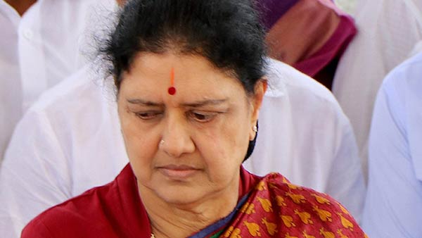కోర్టుకు చిన్నమ్మ ఫ్యామిలీ