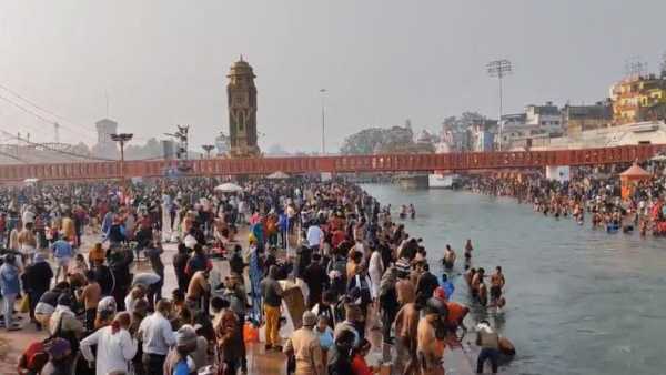 Thousands gather in Haridwar for Kumbh Mela 2021, flouting Covid-19 norms Thousands gather in Haridwar for Kumbh Mela 2021, flouting Covid-19 norms