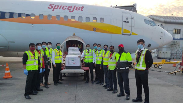 Air India, SpiceJet and IndiGo Airlines will operate 9 flights from Pune with 56.5 lakh doses Air India, SpiceJet and IndiGo Airlines will operate 9 flights from Pune with 56.5 lakh doses