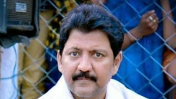 ఒకటి అని రెండు అనిపించుకోవటం ఉమకు అలవాటు