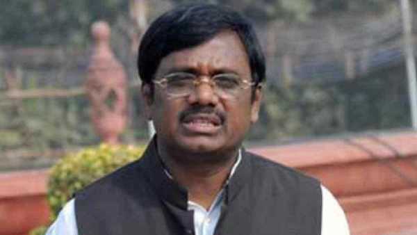 ప్రాజెక్టుల్లో వేల కోట్ల అవినీతి.. కేసీఆర్ కట్టిన ఇళ్లెన్ని..? వివేక్