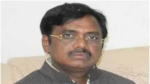 కండువాలేని టీఆర్ఎస్ కార్యకర్తల్లా పోలీసులు..: వివేక్