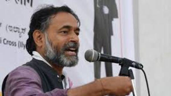 Delhi Police names 9 farm leaders including Yogendra Yadav in FIR, 200 protesters on charges of rioting Delhi Police names 9 farm leaders including Yogendra Yadav in FIR, 200 protesters on charges of rioting