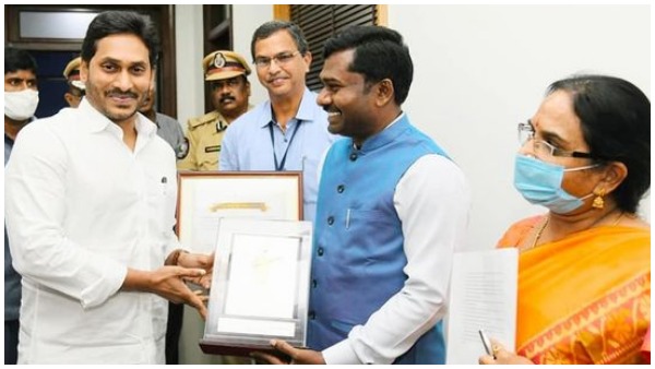 cm-jagan-appreciate-anantapur-collector-gandham-chandrudu-for-pm-kisan-award cm-jagan-appreciate-anantapur-collector-gandham-chandrudu-for-pm-kisan-award