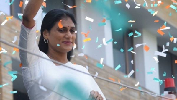 లోటస్పాండ్ నుంచి నేతలకు ఫోన్లు..