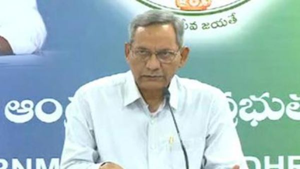 షర్మిలతో జగన్ మాజీ సలహాదారు