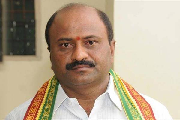 కులాలపై అనుచిత వ్యాఖ్యలు