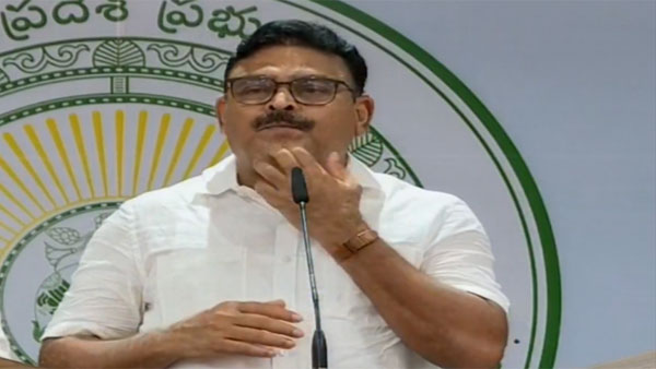 రాజకీయాలను పక్కనపెట్టి ఉద్యమించాలి