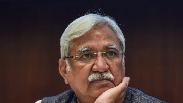 Cant make all happy, says cec sunil Arora in his last press meet, remembers his mother Cant make all happy, says cec sunil Arora in his last press meet, remembers his mother
