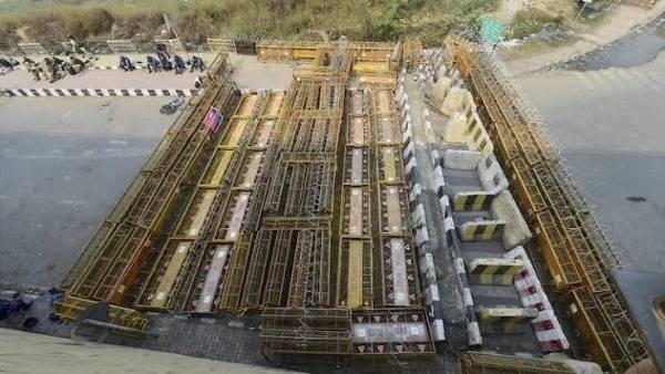 Build Bridges, Not Walls: Rahul Gandhis Swipe At Centre, With Pics Build Bridges, Not Walls: Rahul Gandhis Swipe At Centre, With Pics