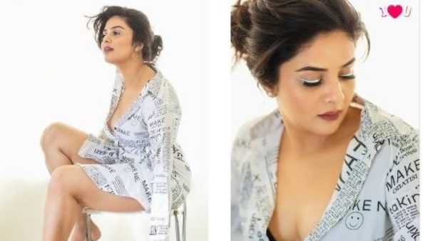 నగ్నంగా ఉన్న ఫోటో కావాలి..