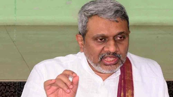 hyderabad chalasani srinivas daughter committed suicide by hanging hyderabad chalasani srinivas daughter committed suicide by hanging