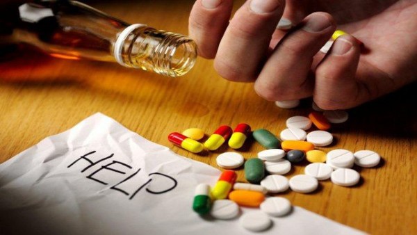 డ్రగ్స్, గంజాయి సిగరెట్లు... వన్ బై వన్