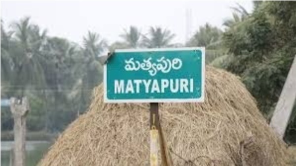 మత్సపురిలో అంబేద్కర్ విగ్రహానికి చెప్పుల దండ