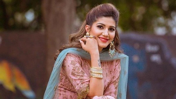 రూ. కోటి తీసుకుని ఫ్లాట్ తీసుకుంది