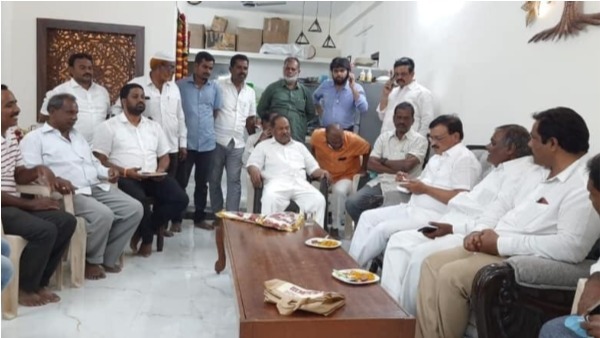 కొంతకాలంగా పార్టీకి దూరంగా..