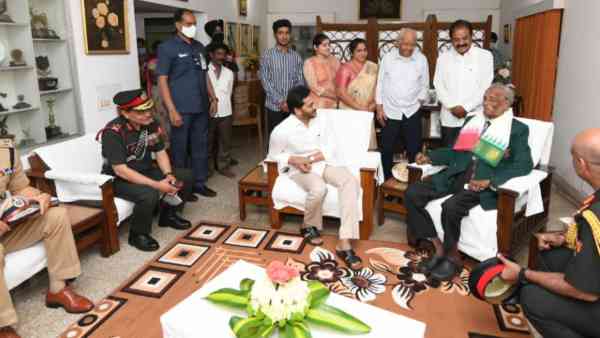 సైనికులకు సన్మానం..