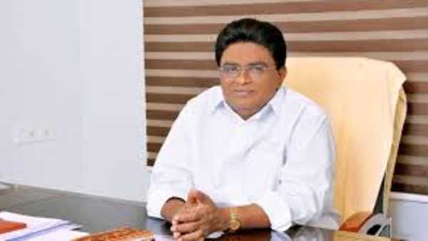 ఆయన ఒంటినిండా మచ్చలే..