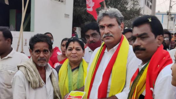 బెజవాడ టీడీపీలో వర్గపోరు