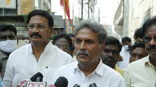 ఓడిపోయిన ఎమ్మెల్యేలు సామంతరాజుల్లా వ్యవహరిస్తున్నారంటూ