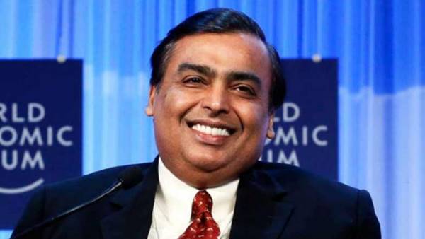 ఏవీ లేవనుకుండా..