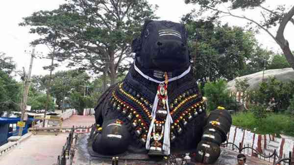 శివుడికి సేవకుడు నంది