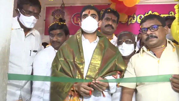 దౌర్జన్యాలకు దిగుతోన్న వైసీపీ..