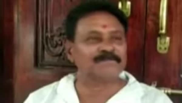కుటుంబ విభేధాలతో వైసీపీకి గుడ్బై