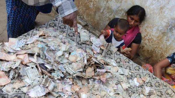 ఇల్లు కట్టుకుందామని దాచిన సొమ్ము