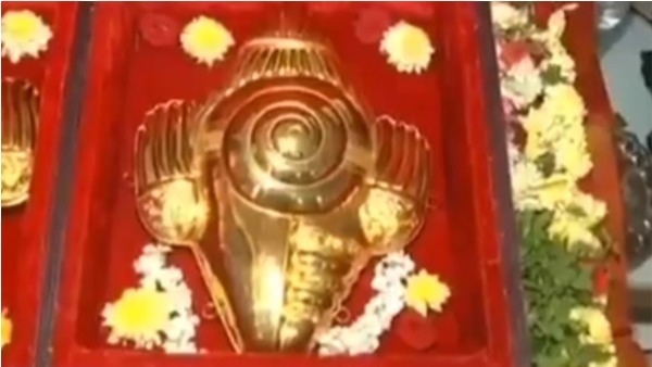 Tirupati: Tamil Nadu devotee donated counch and chakras to Lord Venkateswara Tirupati: Tamil Nadu devotee donated counch and chakras to Lord Venkateswara