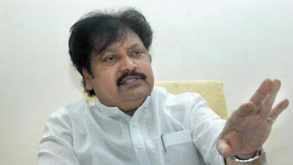 టీడీపీ నేతల ఇళ్ళ నిర్మాణాలపై మండిపడిన వర్ల రామయ్య