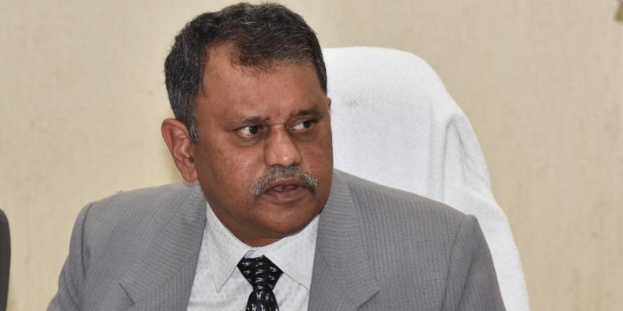 high court allows minister kodali to talk with media but not on sec nimmgadda ramesh high court allows minister kodali to talk with media but not on sec nimmgadda ramesh