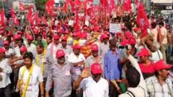 విశాఖ స్టీల్ ప్లాంట్ కార్మికుల బైక్ ర్యాలీ