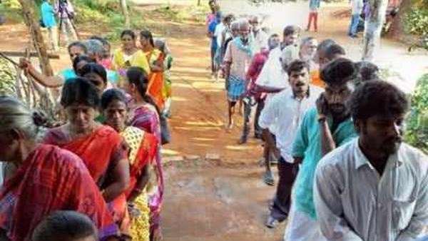 ఎన్నికలను బహిష్కరిస్తూ తీర్మానం .. గ్రామంలో దండోరా