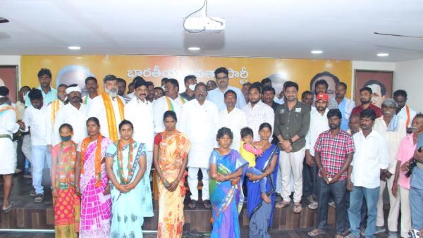 బీజేపీకి క్యూ కట్టిన పల్నాడు నేతలు