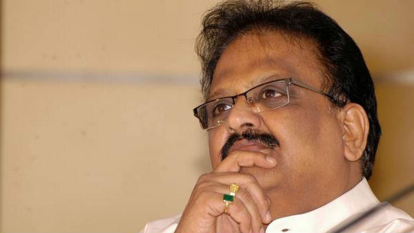 గుడివాడ గడ్డ కళాకారుల అడ్డ.. ప్రశంసలతో ముంచెత్తిన కొడాలి..