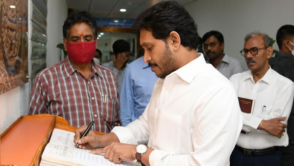 నవరత్నాల సంక్షేమ క్యాలెండర్కు ఆమోదం