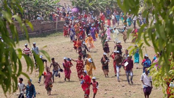 బయటి వ్యక్తులకు ప్రవేశం లేదు..
