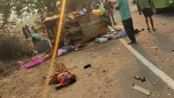 3 agriculture labourers killed, 7 injured in road accident in Warangal Rural 3 agriculture labourers killed, 7 injured in road accident in Warangal Rural