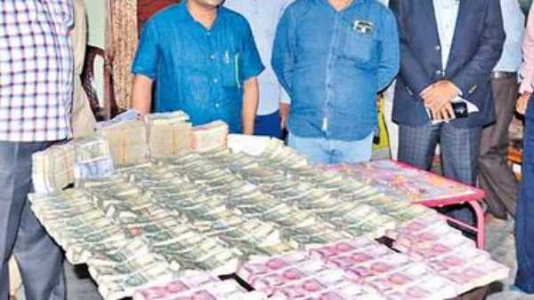 deputy tehsildar caught red handed by acb in khammam district deputy tehsildar caught red handed by acb in khammam district