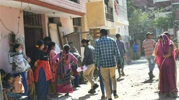 ఇంటి ముందు ఆడుకుంటూ.. అదృశ్యం..