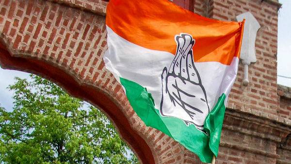 యోగీ సర్కార్ పై నిప్పులు చెరిగిన కాంగ్రెస్