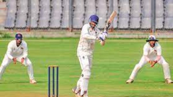 నేడు ఫైనల్ మ్యాచ్ ... భీమవరంలో కొనసాగుతున్న పురోహిత క్రికెట్ లీగ్