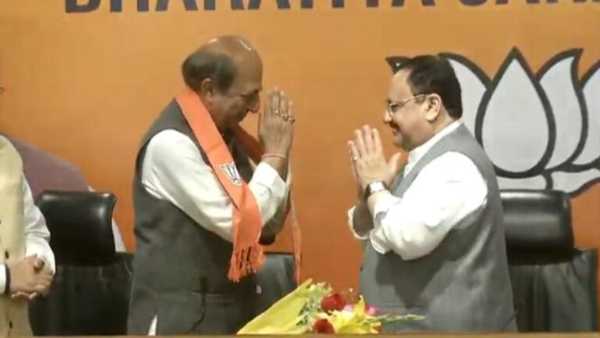 రాజ్యసభలోనే తన ఎంపీ పదవికి రాజీనామా చేసి మమతా బెనర్జీకి షాక్ ఇచ్చిన నేత