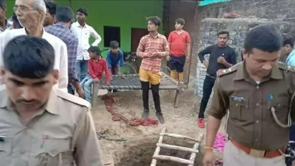 UP: Five Drown In Septic Tank In Agra, 4 Were Trying to Save 10-Year-Old Boy UP: Five Drown In Septic Tank In Agra, 4 Were Trying to Save 10-Year-Old Boy