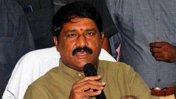 టీడీపీలో కలకలం రేపిన విజయసాయి వ్యాఖ్యలు